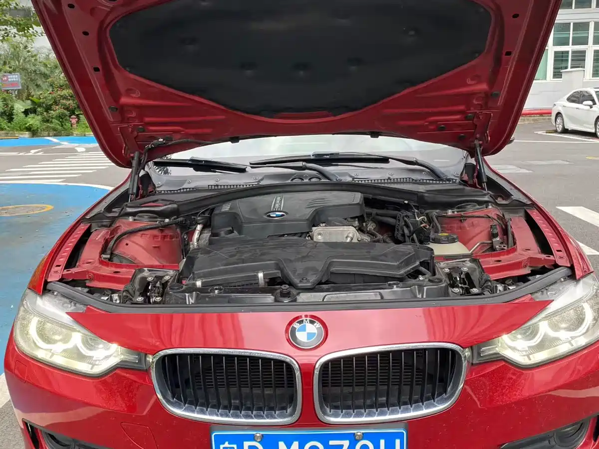Photo 6 - BMW 3 Series