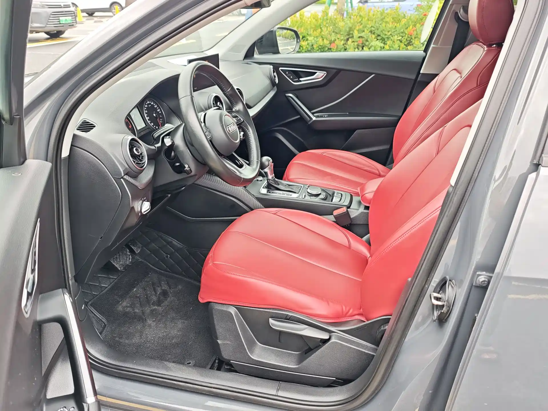 Photo 13 - Audi Q2L