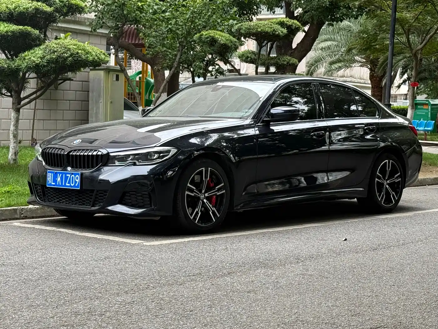BMW 3 Series 2022 325i M Sport Shadow Edition