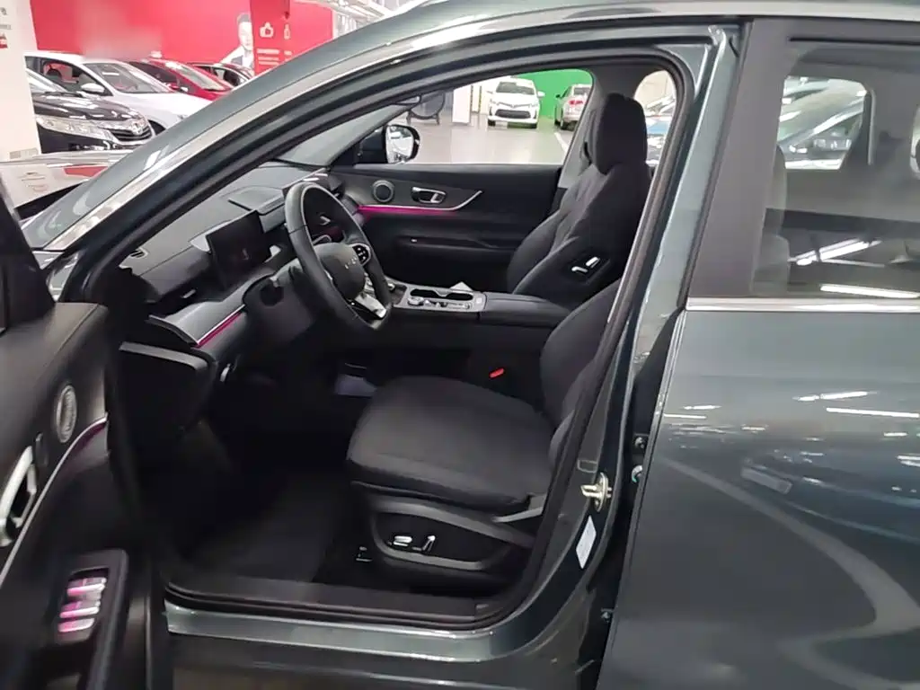Chery Tiggo 8 PLUS 2026 2025 290TGDI DCT Luxury 5-seater