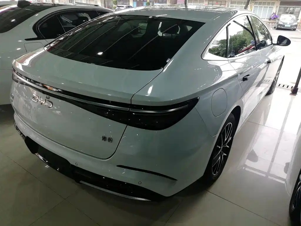 BYD Seal 2023 DM-i 1.5L 121km Premium фото 6