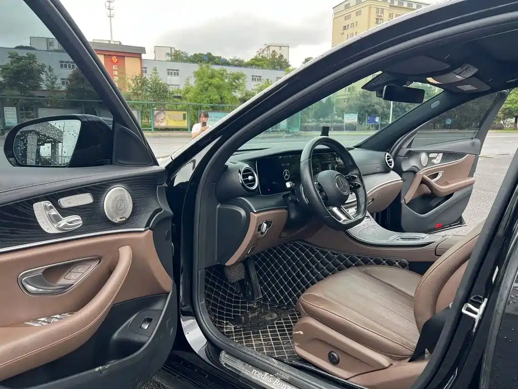 Фото 9 - Mercedes-Benz E-Class (Import)