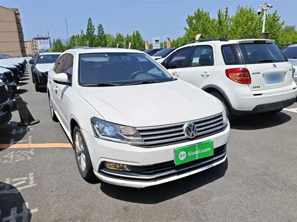 Volkswagen Lavida 2017 1.6L Automatic Comfort Edition фото 4
