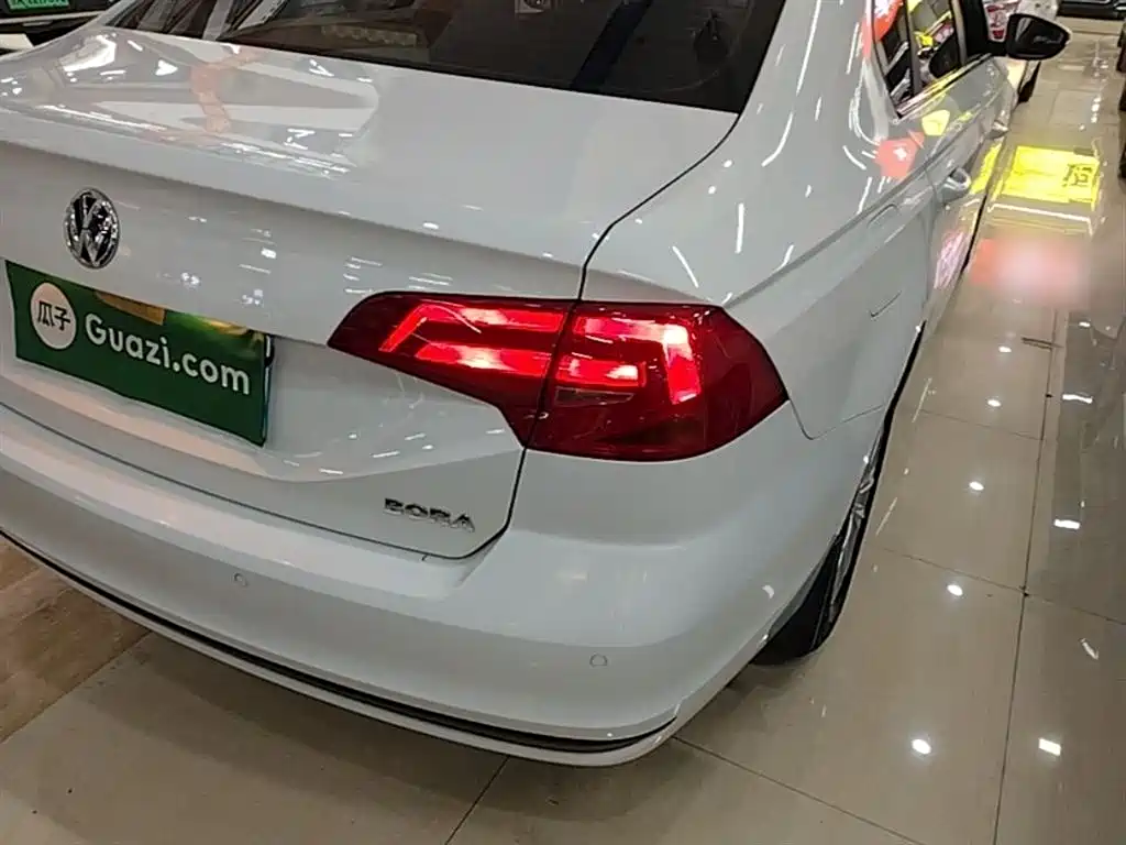 Volkswagen Bora 2018 1.5L Manual Fashion фото 8