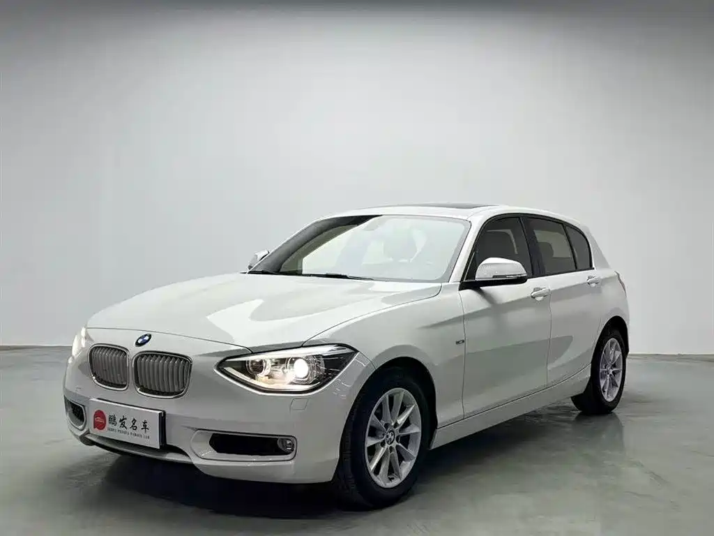 BMW 1 Series (Import) 2013 Facelift 116i Urban Model фото 2