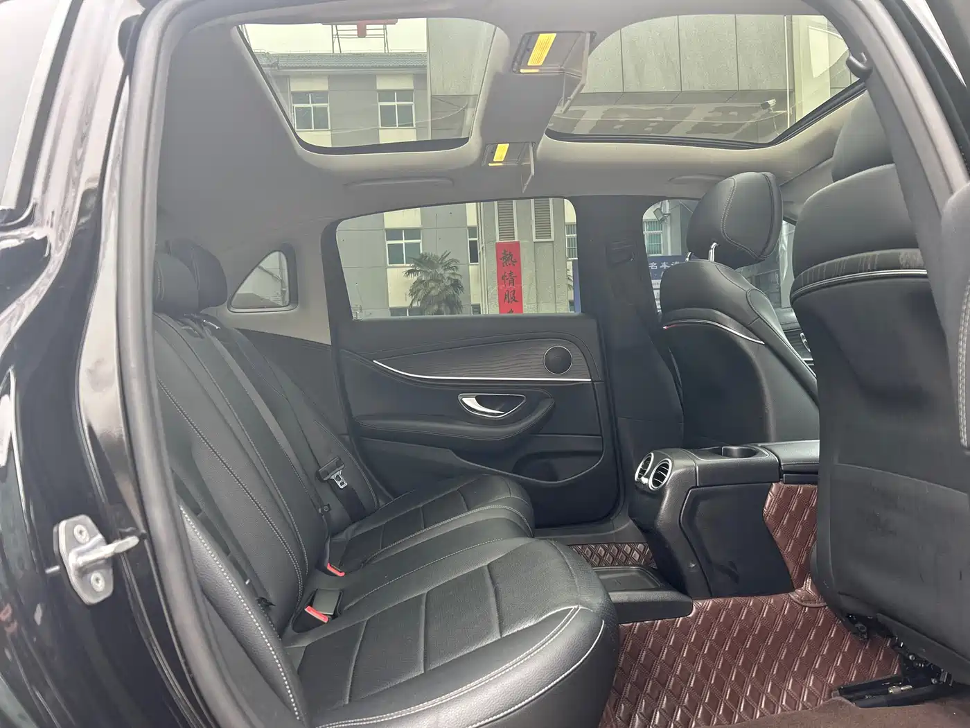 Mercedes-Benz E-Class 2020 Model E 260 L Sport фото 20