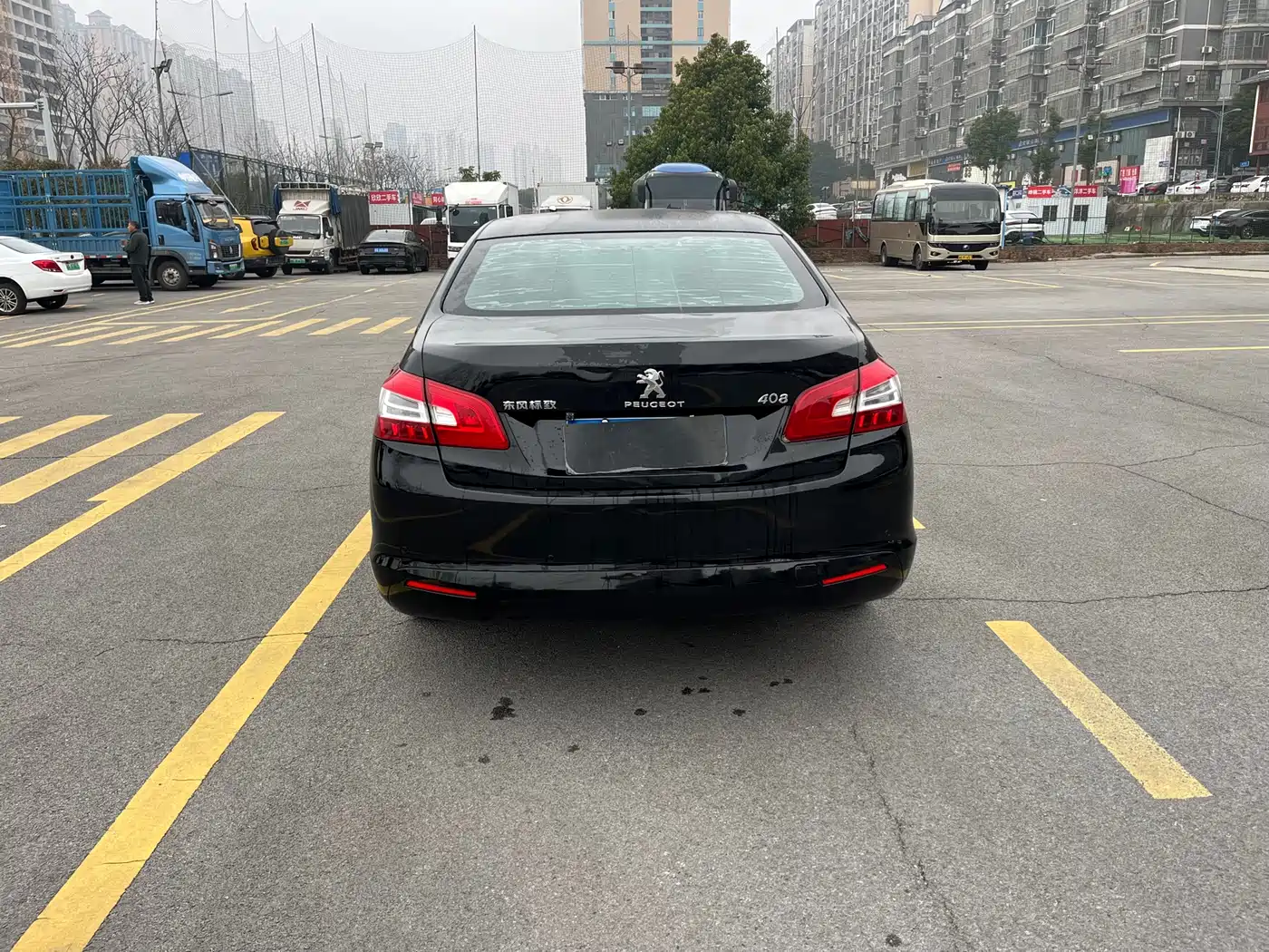PEUGEOT 408
