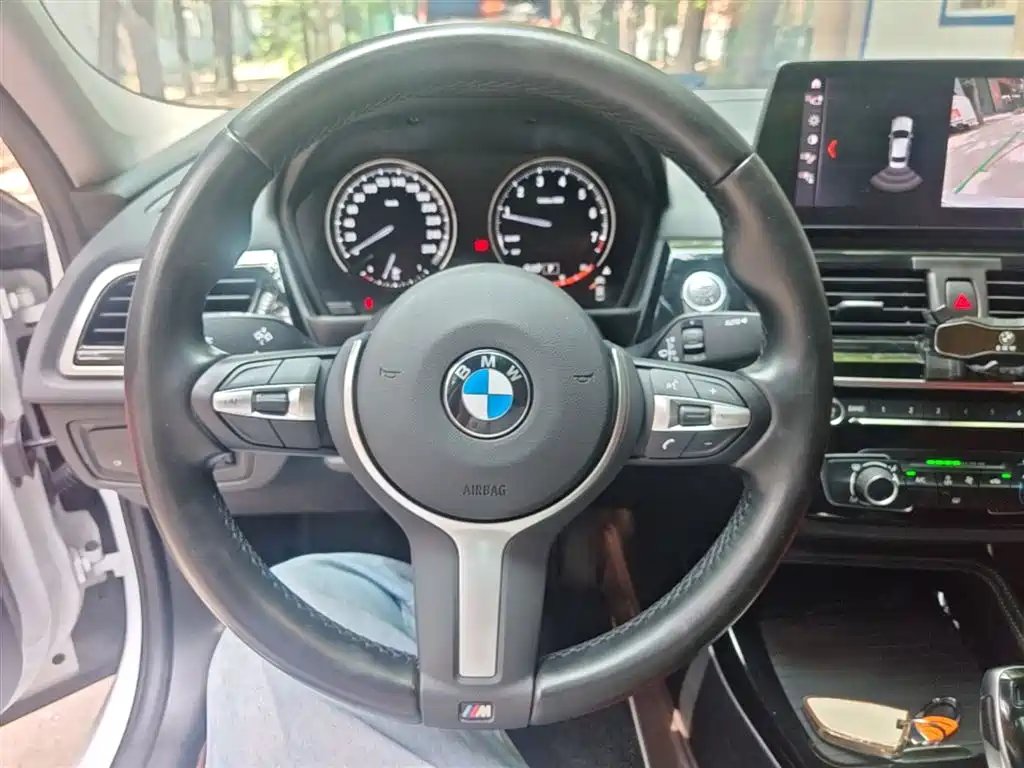 BMW 1 Series 2022 125i M Sport Shadow Edition фото 11