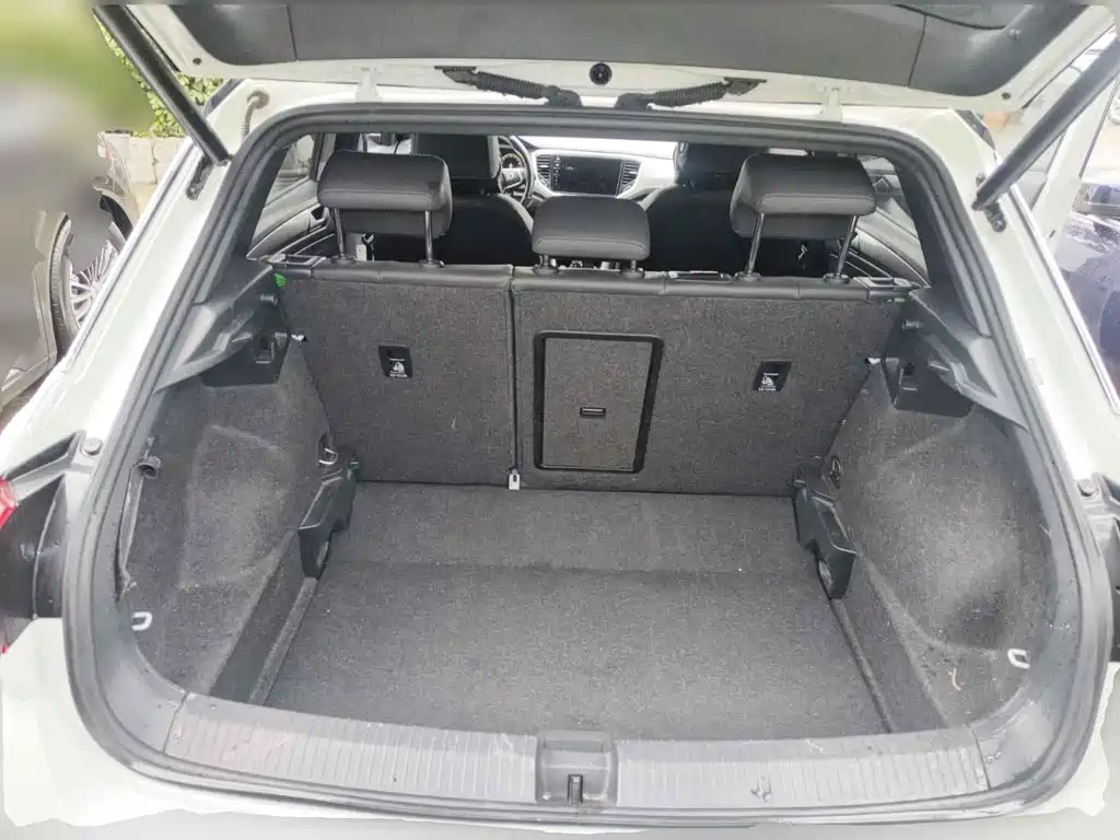 Photo 5 - Volkswagen T-ROC