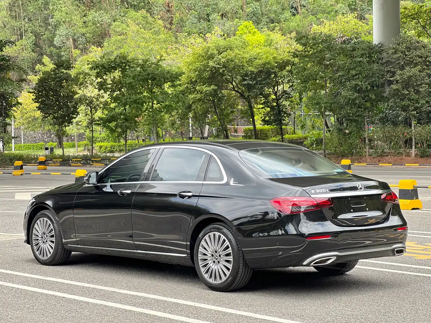 Mercedes-Benz E-Class 2021 E 300 L Luxury фото 3
