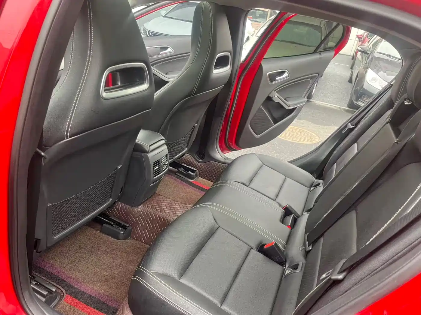 Mercedes-Benz GLA 2016 GLA 220 4MATIC Fashion фото 8