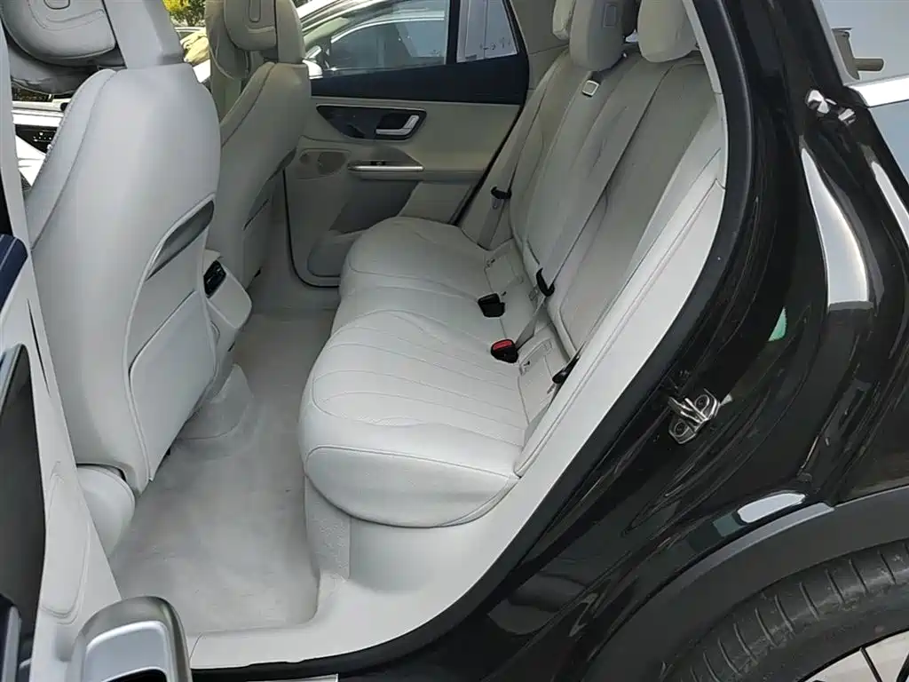 Mercedes-Benz EQE SUV 2023 350 4MATIC Luxury Edition фото 17