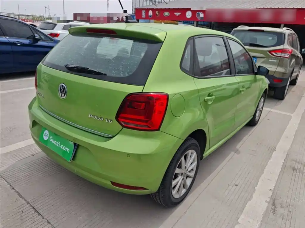 Volkswagen Polo 2014 1.6L Automatic Luxury Edition фото 5
