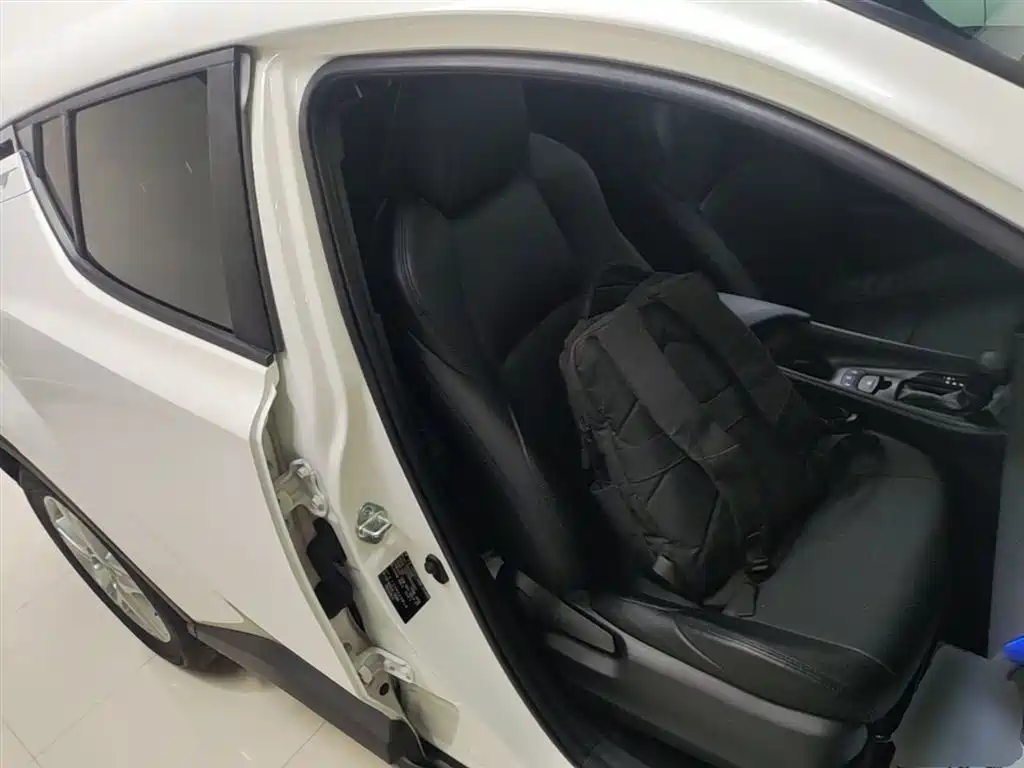 Toyota C-HR 2023 Model 2.0L Comfort Edition фото 25
