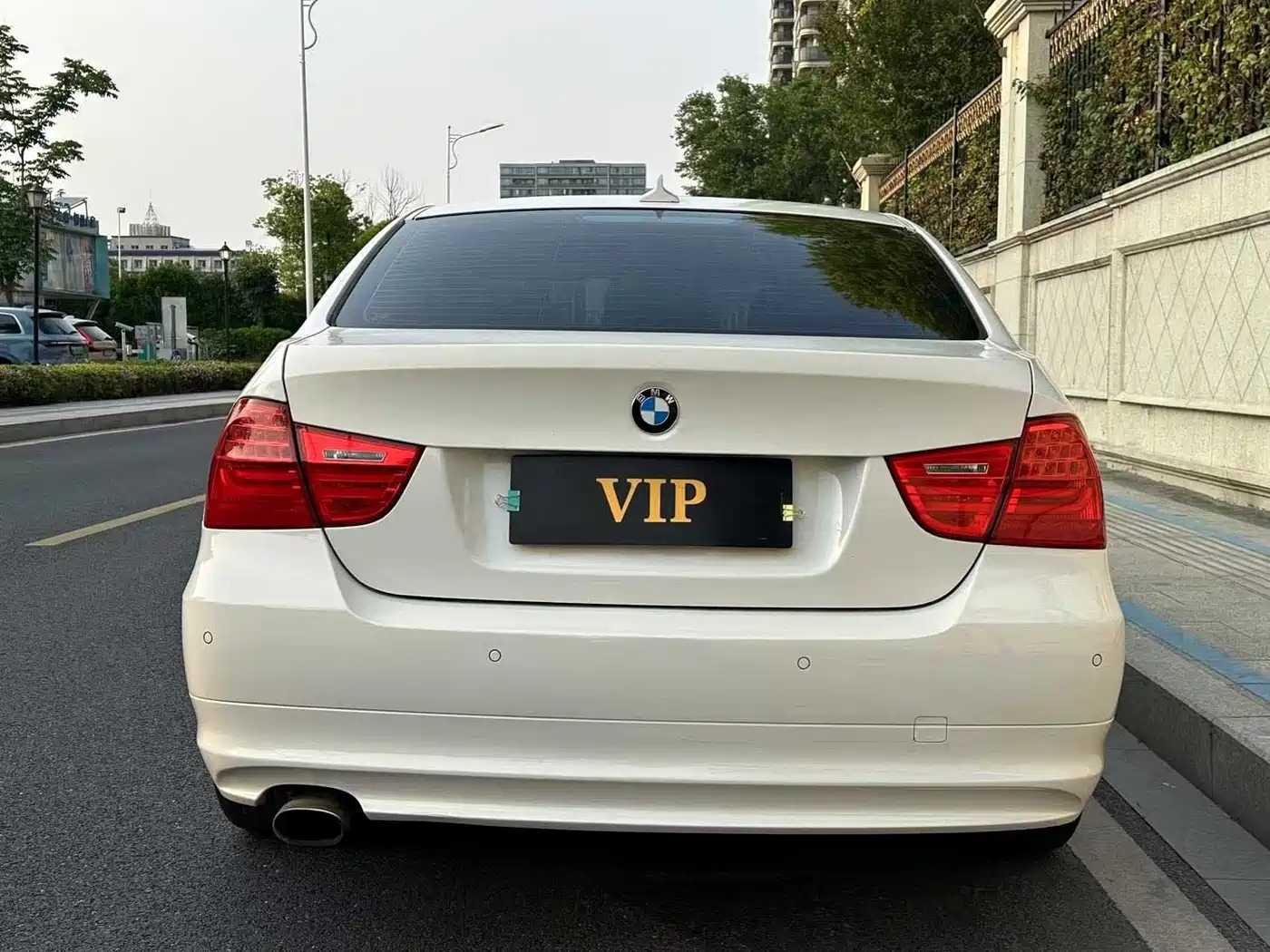 BMW 3 Series (Import) 2010 320i Luxury фото 4