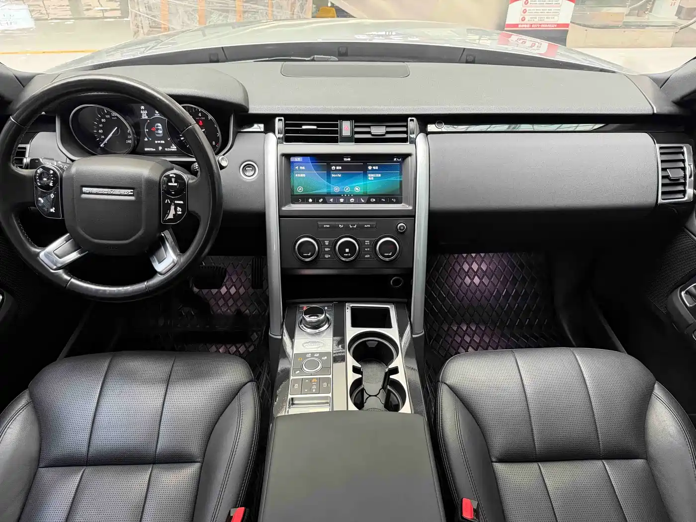 Land Rover Discovery 2018 2.0T SE фото 6