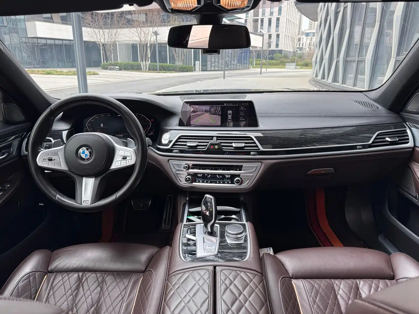BMW 7 Series 2019 Facelift 740Li Leading M Sport Package фото 18