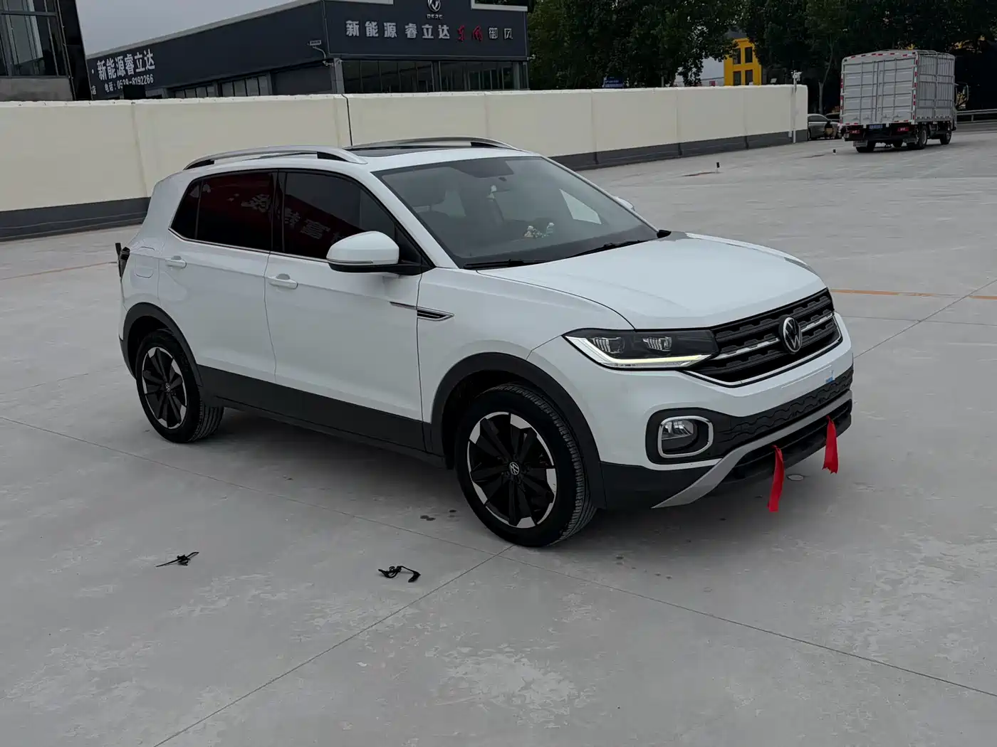 VOLKSWAGEN EXPLORING THE SHADOW