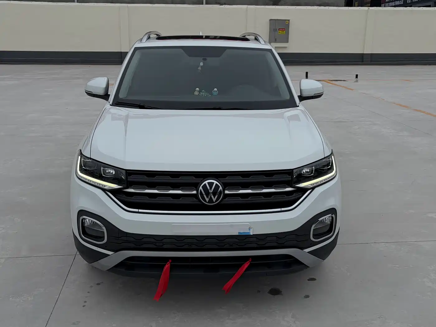 VOLKSWAGEN EXPLORING THE SHADOW