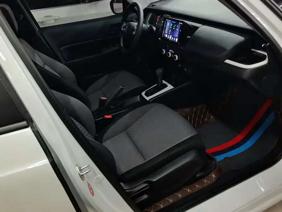 Фото 8 - Honda Fit
