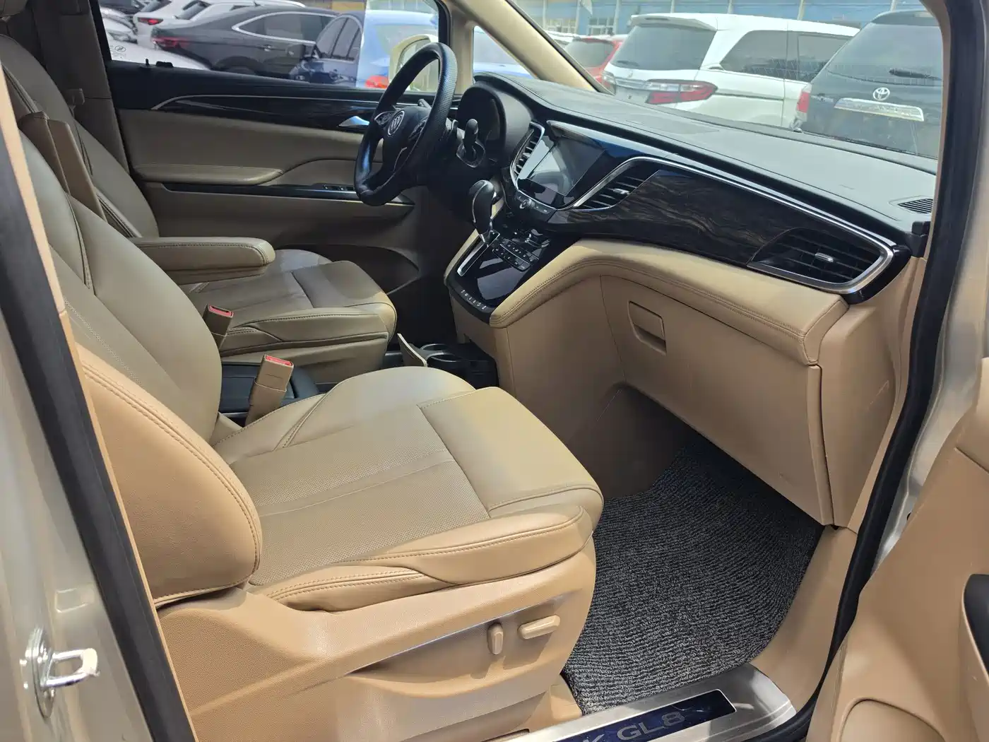 Buick GL8 2017 ES 28T Luxury China V фото 6