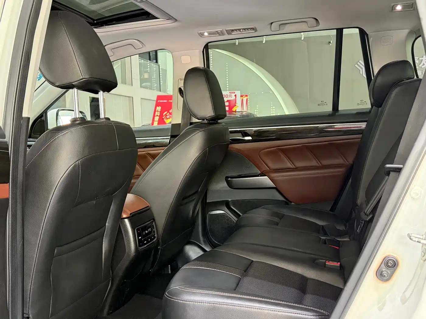 GAC Trumpchi Trumpchi GS8 2017 320T 2WD Luxury Edition (7-Seater) фото 6