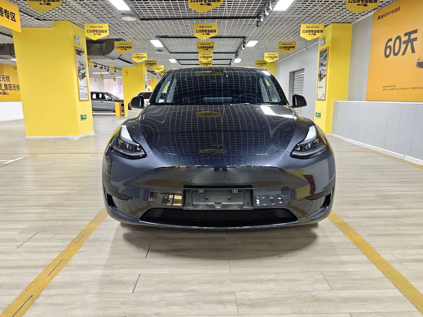 TESLA MODEL Y