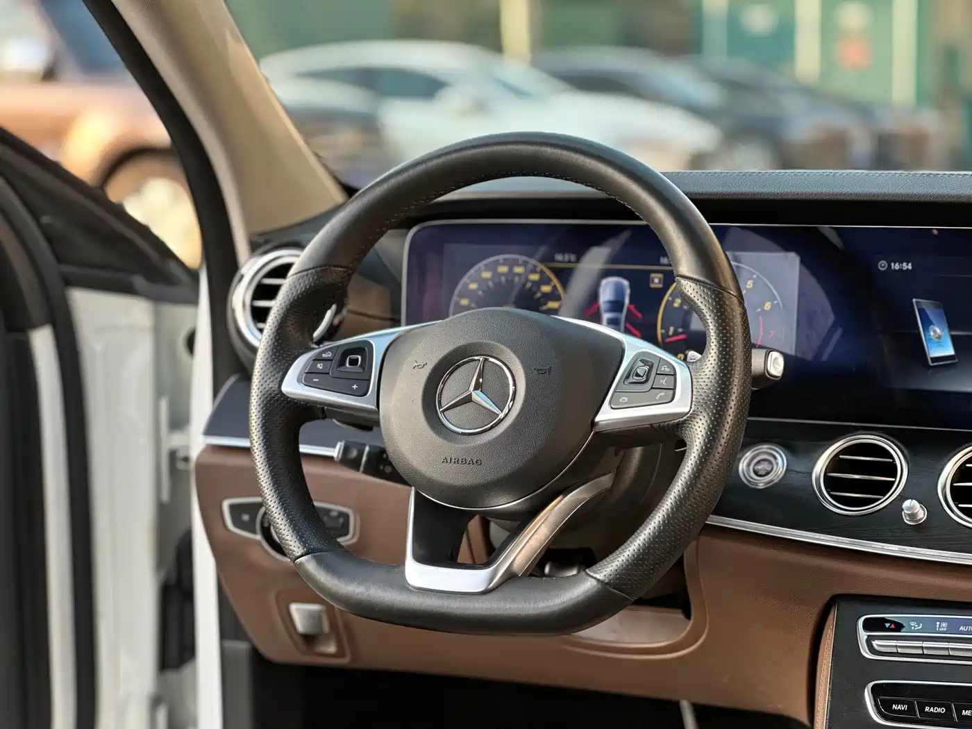 Mercedes-Benz E-Class 2018 E 200 L Sport фото 10
