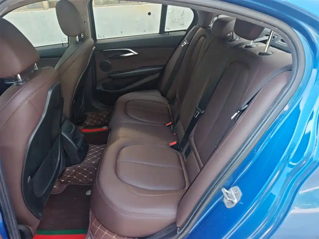 BMW 1 Series 2019 120i Leading M Sport Package фото 17