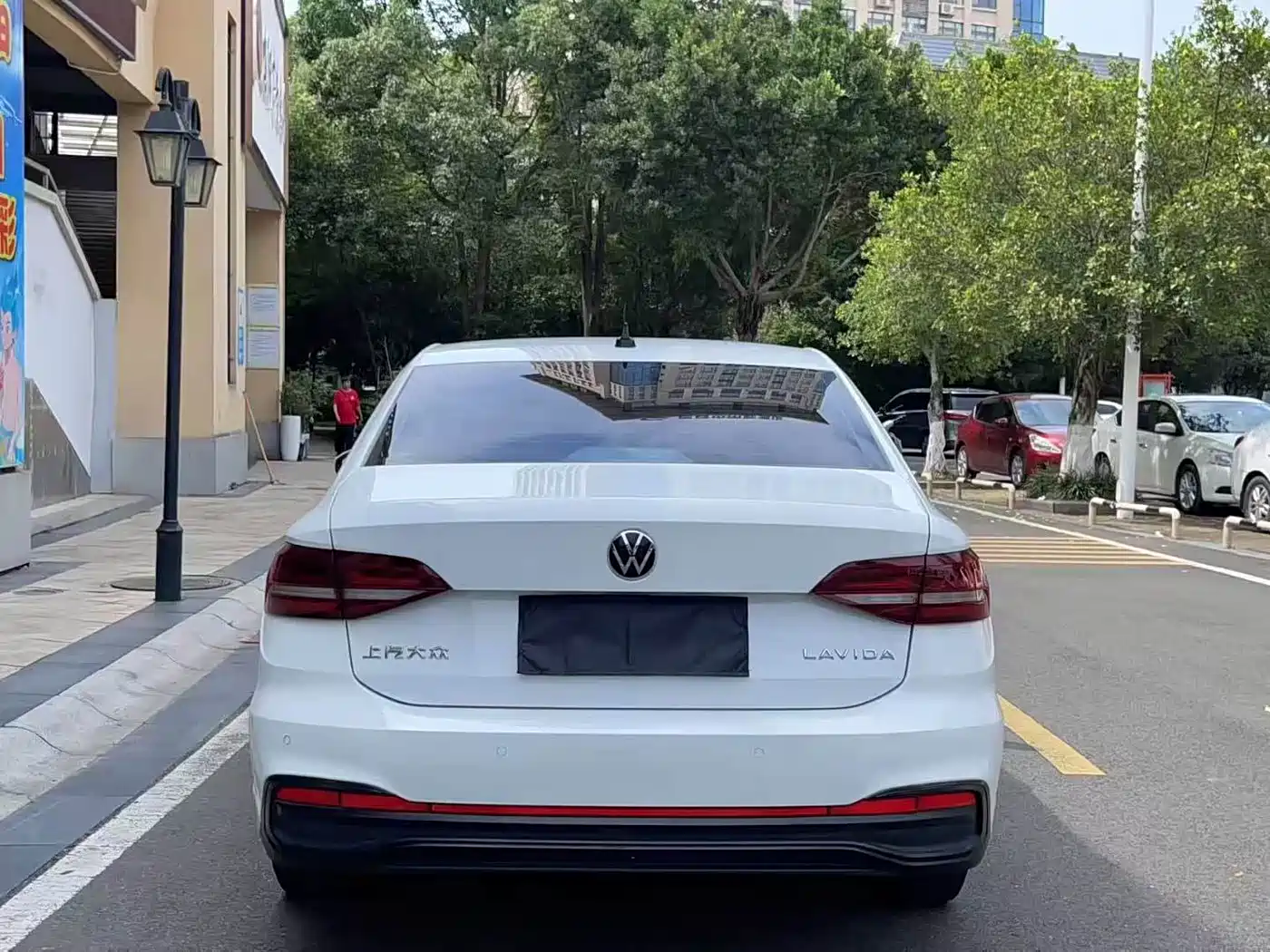 Volkswagen Lavida 2023 1.5L Auto Delight Edition фото 5