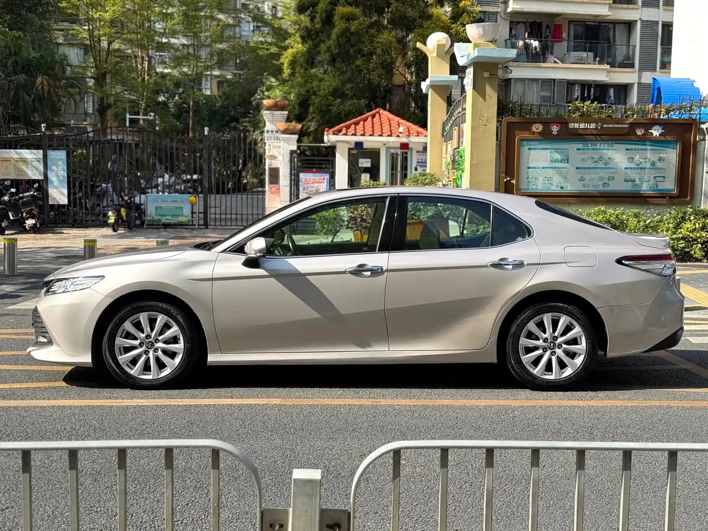 Toyota Camry 2018 2.0G Luxury Edition фото 16