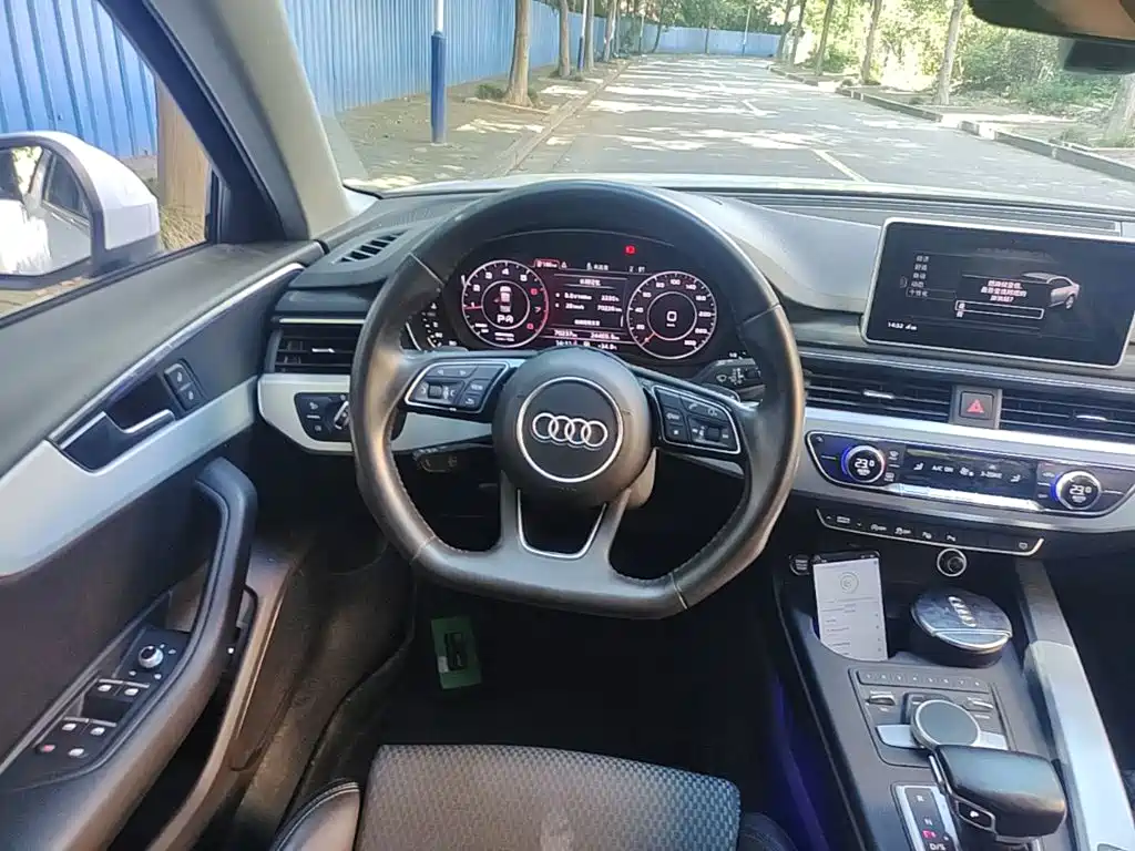 Фото 11 - Audi A4L