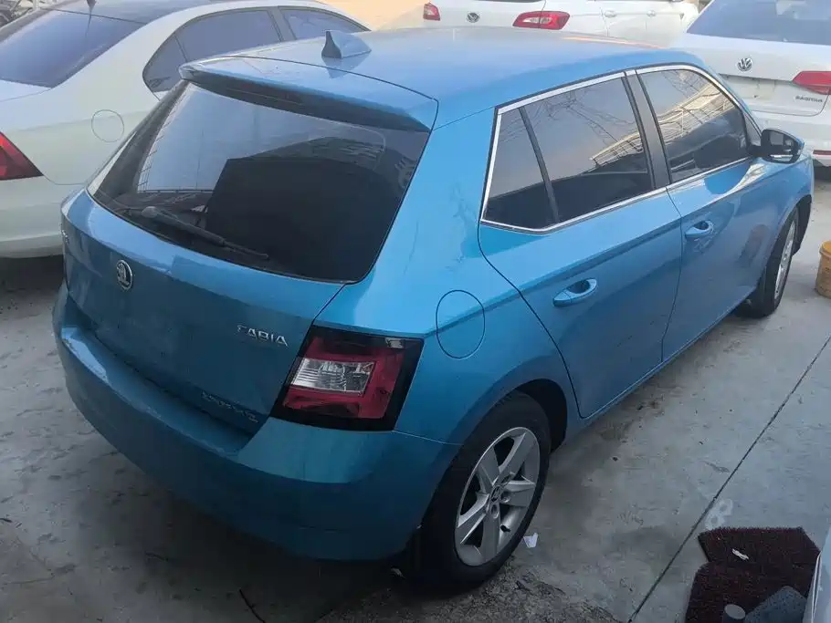 Škoda Fabia 2016 2016 1.4L Automatic Car Enjoy Edition