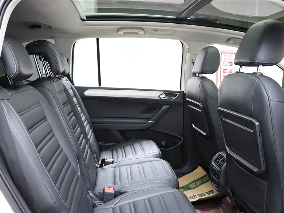 Volkswagen Touran 2018 Touran L 280TSI DSG Comfort 7-seater China V фото 15