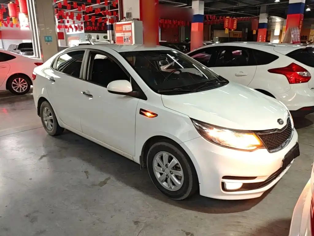 Kia K2 2017 2015 Sedan 1.4L AT GLS