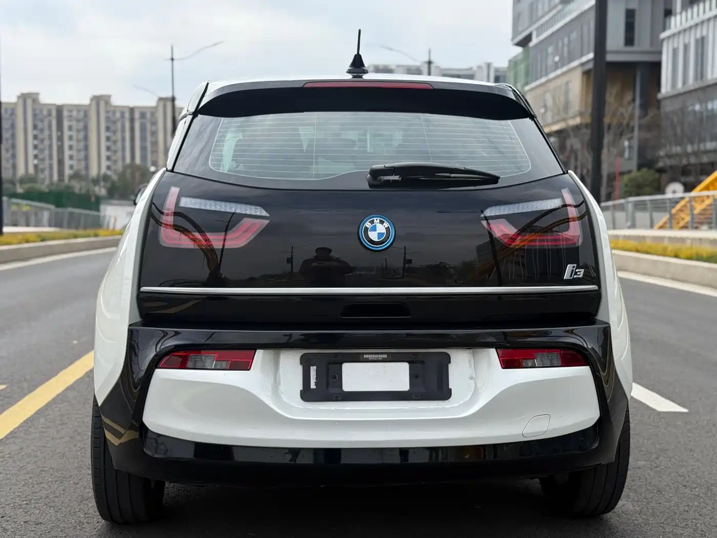 BMW I3