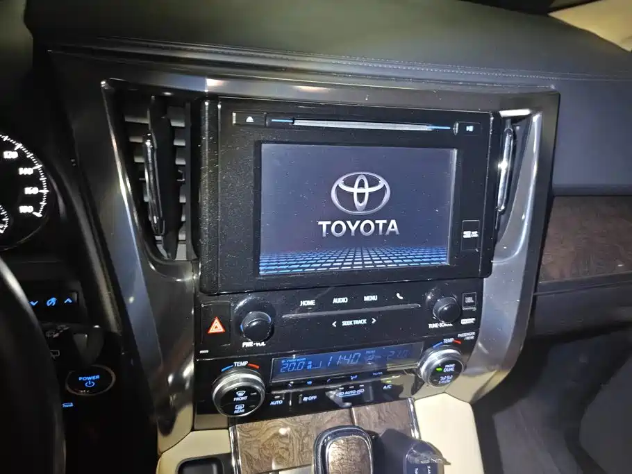 صورة 13 - Toyota Vellfire