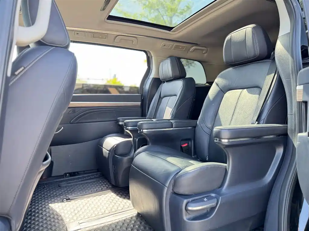 GAC Trumpchi Trumpchi M8 2021 Leading Show Series 390T Ultimate Edition фото 8