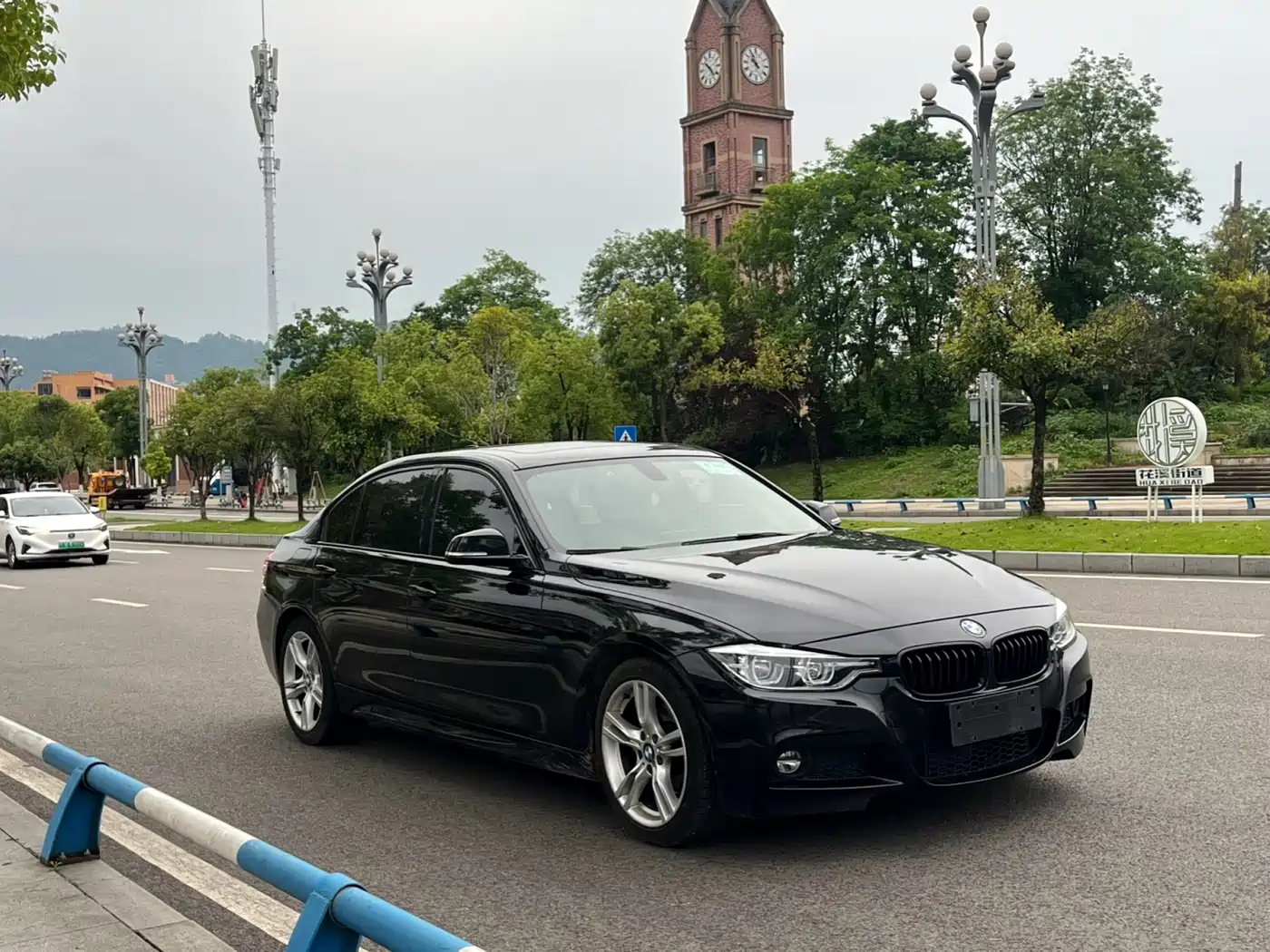 BMW 3 Series 2018 320Li Leading M Sport Package фото 2
