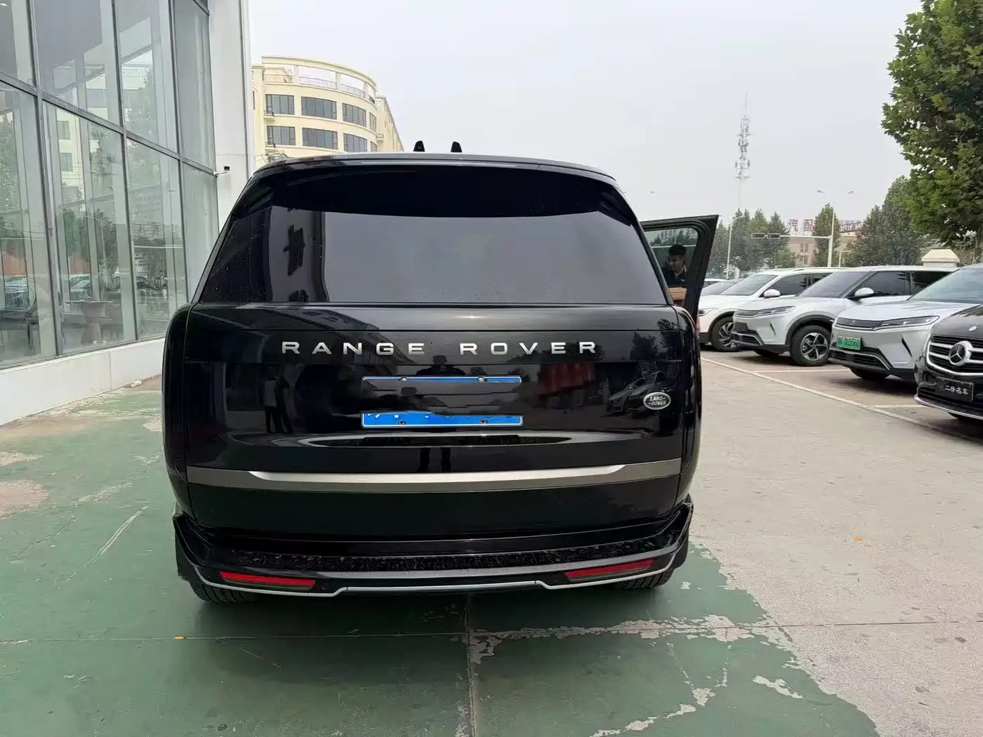 Land Rover Range Rover 2025 2025 3.0 L6 400PS Flourishing Era Extended Wheelbase