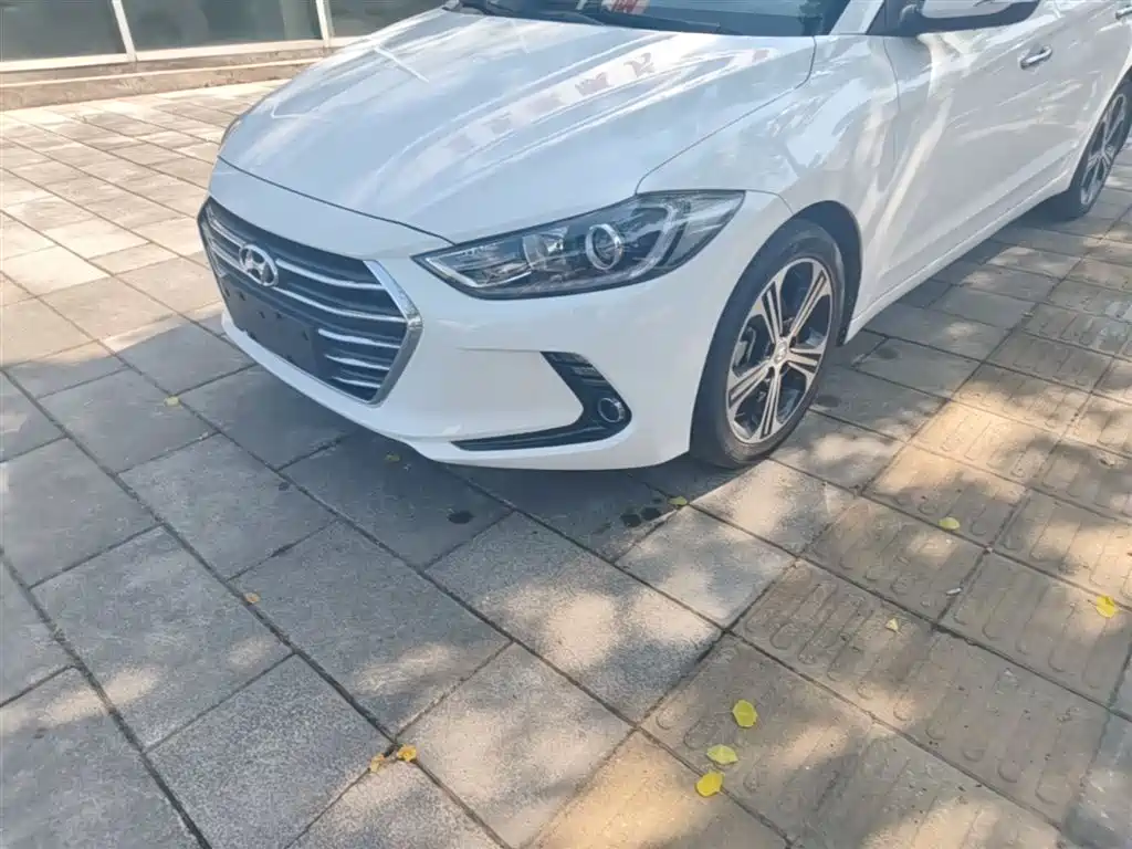 Hyundai Elantra 2018 1.4T DCT Dynamic·Vitality Model фото 24