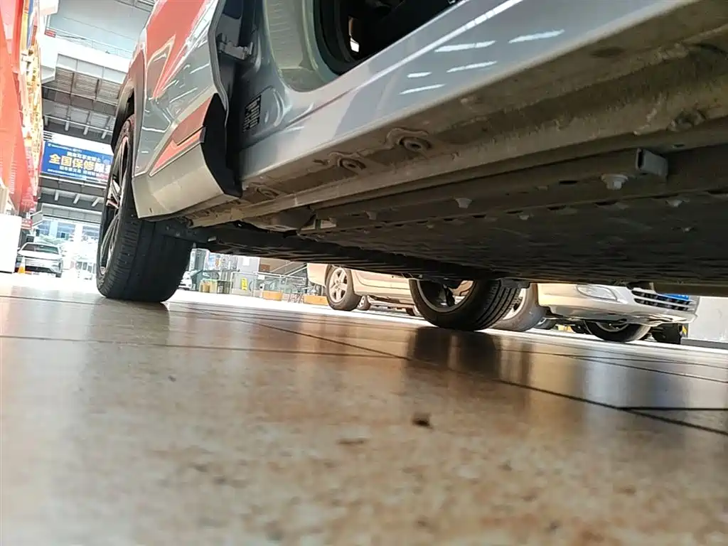 Geely Galaxy Galaxy L7 2025 EM-i 115km Explorer+ Edition фото 21