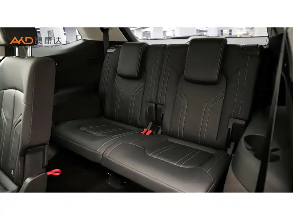 Фото 9 - Audi Q6