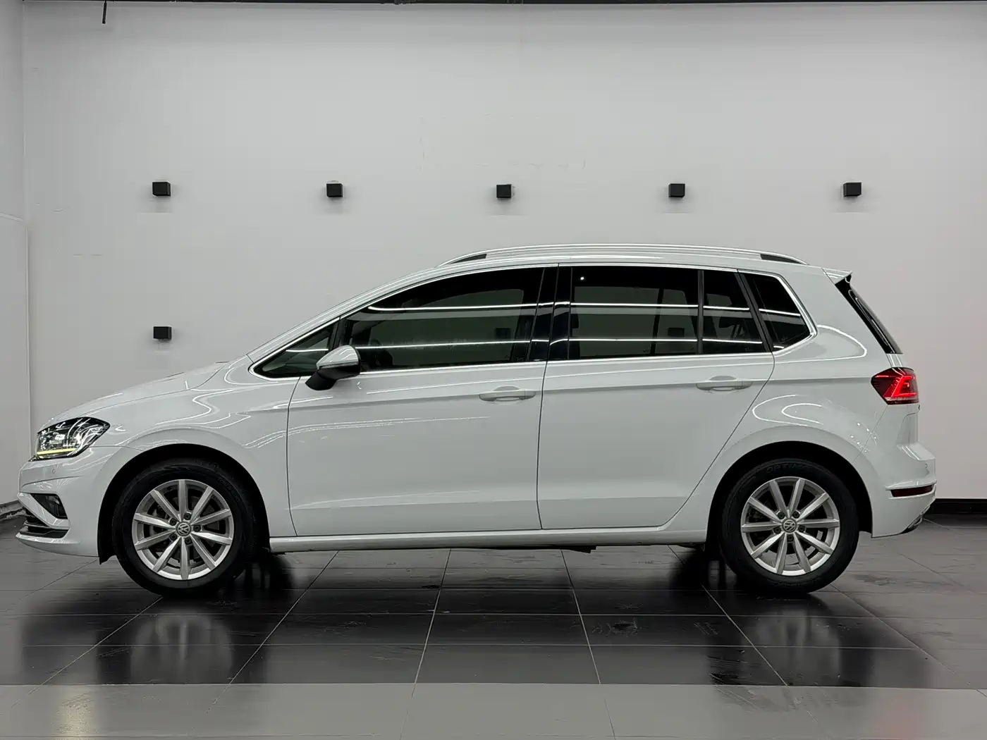 Volkswagen Golf Sportsvan 2019 280TSI Automatic Curiosity Edition China V фото 3