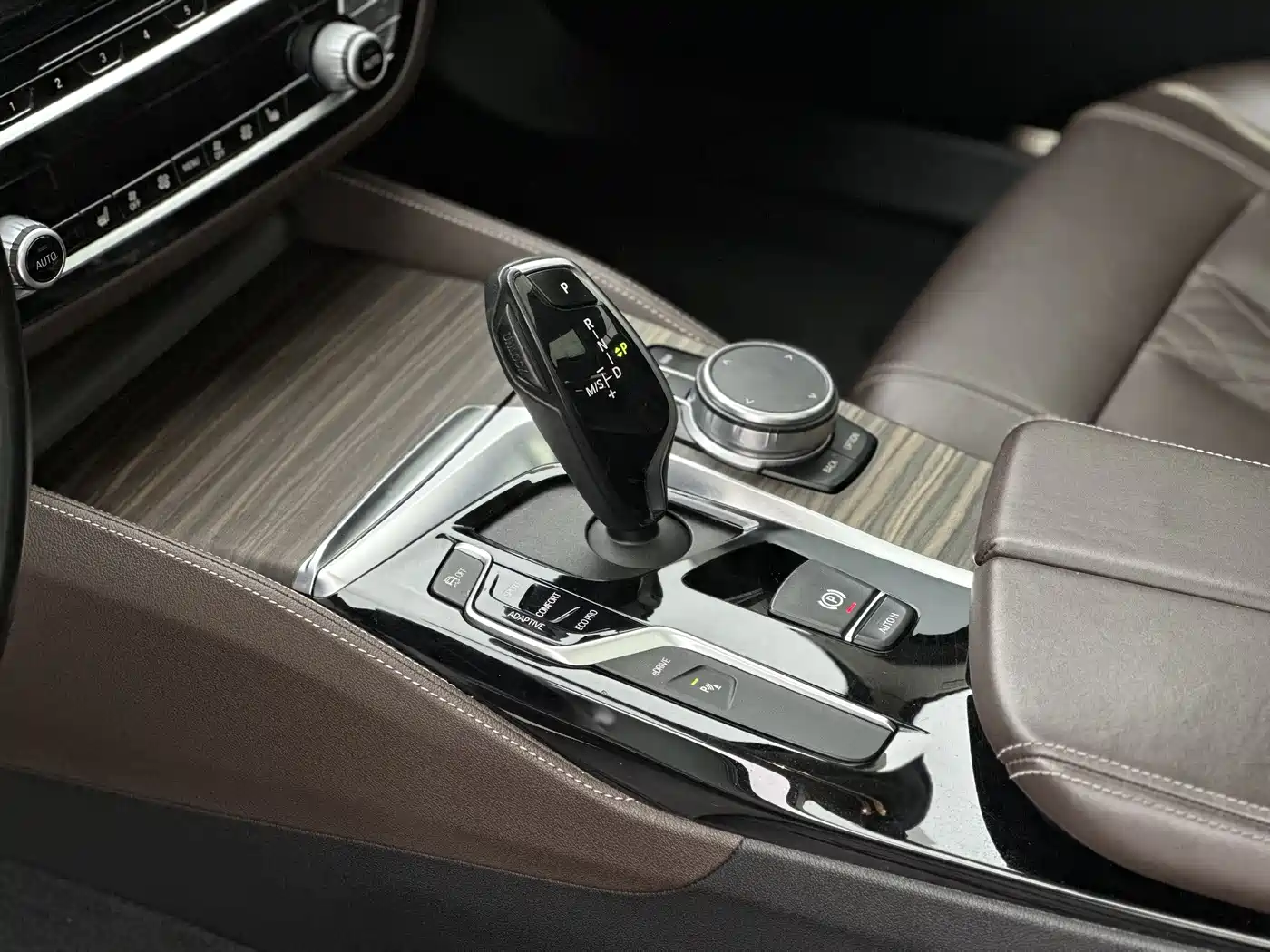 BMW 5 Series New Energy 2019 Facelift 530Le Luxury Package фото 6