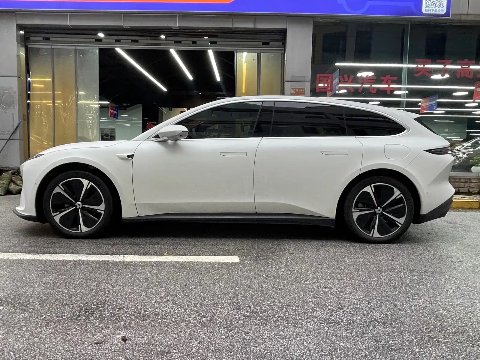 Фото 3 - NIO ET5T