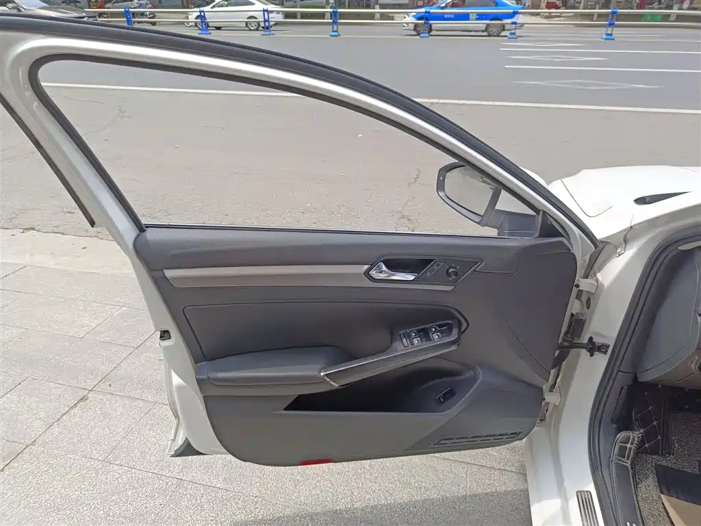 Volkswagen Lamando 2019 280TSI DSG Comfort Edition China V фото 27