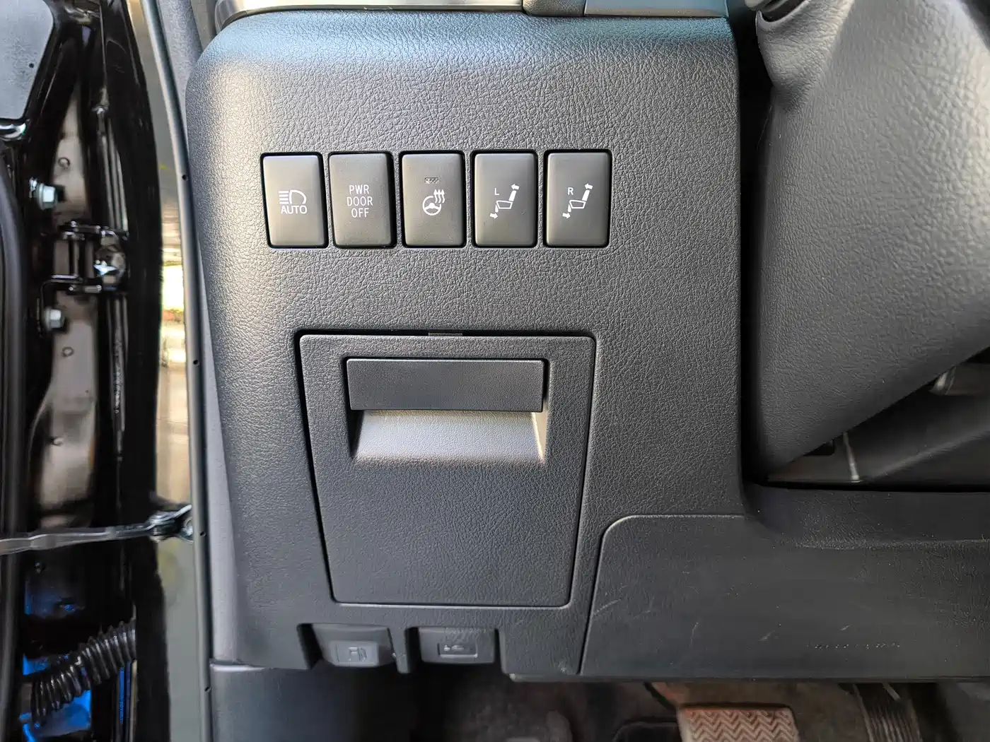 Toyota Vellfire 2021 Crown Hybrid 2.5L HV Supreme Edition фото 22