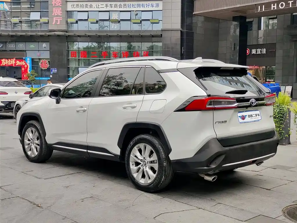 Toyota Wildlander 2021 2.0L CVT 2WD Luxury Edition фото 4