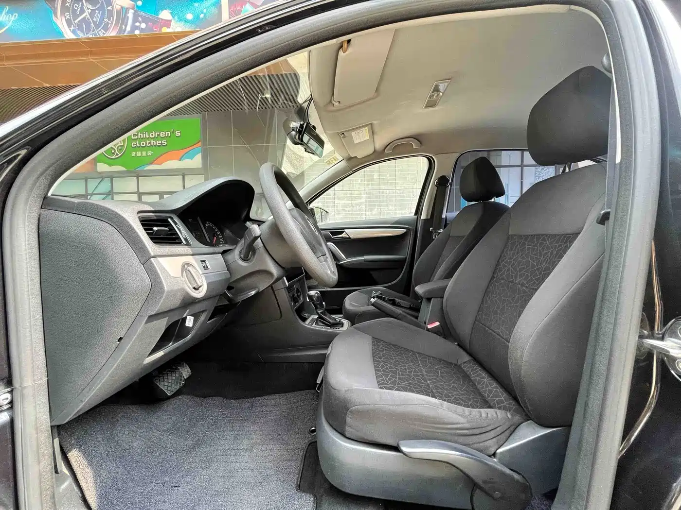 Volkswagen Lavida 2013 Facelift Classic 1.6L Automatic Trend фото 6